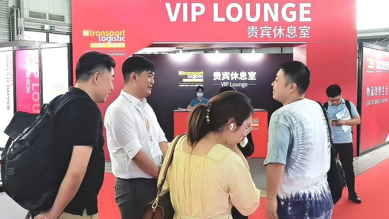婚纱展厅展柜尺寸参数解析：打造完美展示空间的关键
